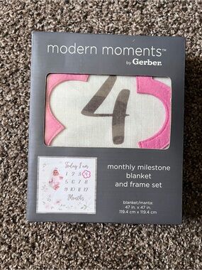 Gerber Modern Moments Monthly Milestone Blanket - Pink & Cream